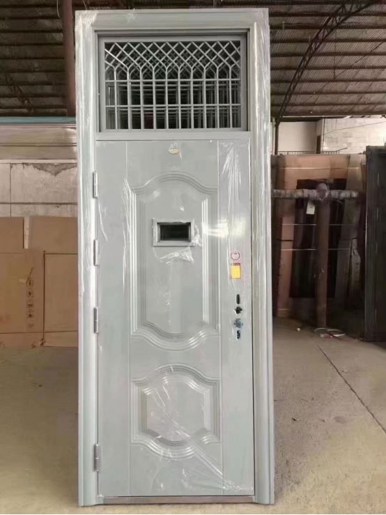 靖边学校教室门