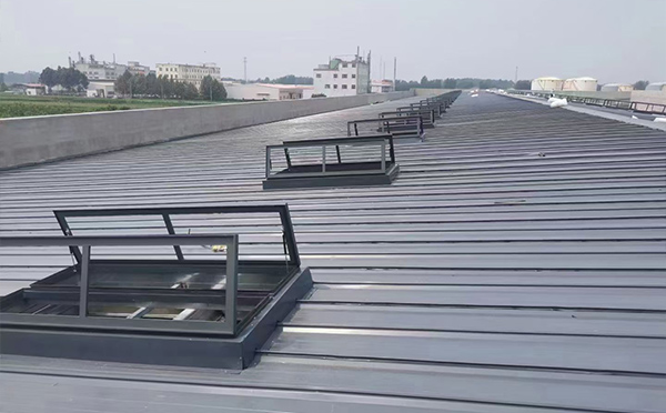 某中学室内体育馆靖边排烟窗改造项目