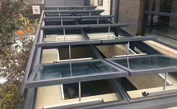 某轨道交通车辆维修车间靖边排烟窗应用